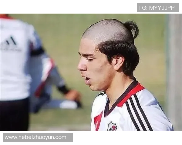 欧洲足球明星背头造型解析展现魅力与个性风格的完美结合