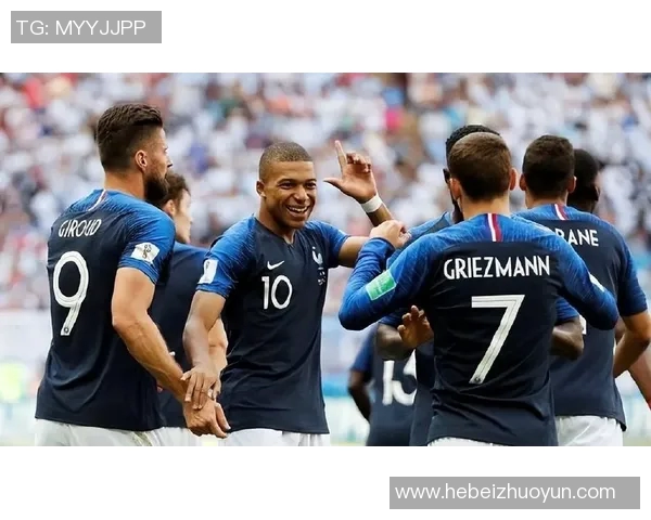 足球明星新老对比高清图揭示时代变迁与技术进步的精彩瞬间 足球明星新老对比高清图揭示时代变迁与技术进步的精彩瞬间